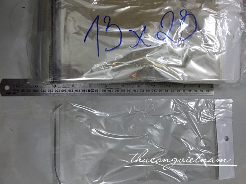 Bao nilon có keo dán và đồ treo 13x23 cm